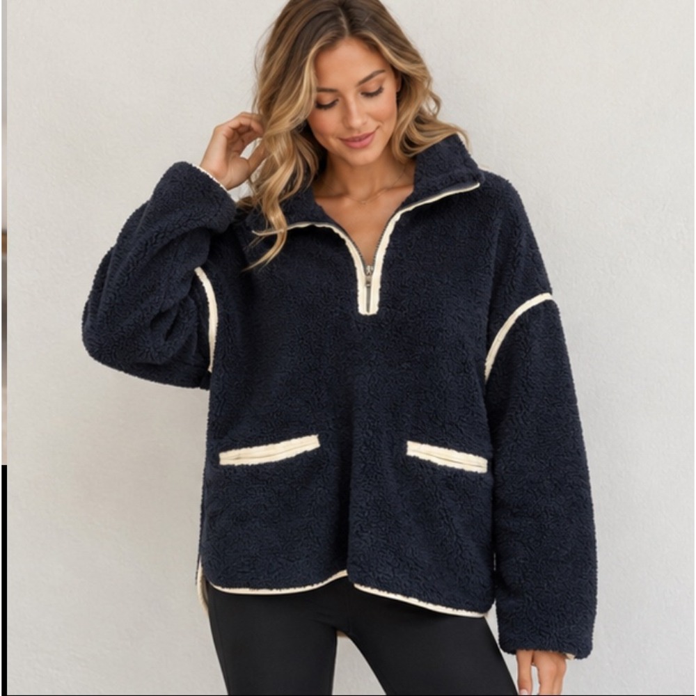 Tuckernuck Navy Blue Sherpa Quarter Zip Fleece Pullover Cream Trim Small